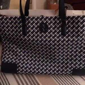 NWT Navy and burgandy Ella Tote 16 w by 14 h